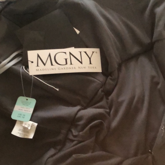 Formal beaded grey gown size 16 -never worn-never altered - Picture 7 of 14